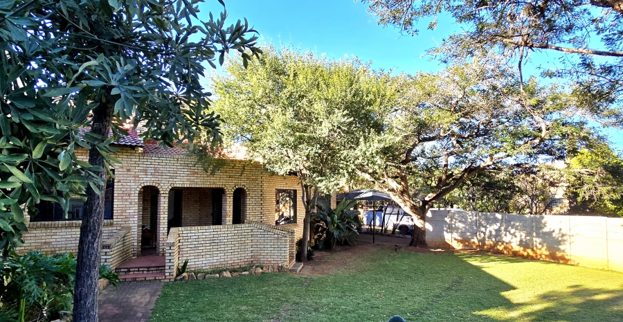 4 Bedroom Property for Sale in Geelhoutpark North West